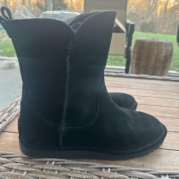 UGG Alisa Black Suede Booties 10 - Picture 2 of 7